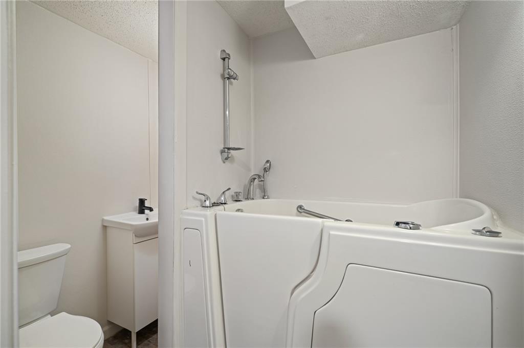 9911 W 52nd Street Property Photo 21