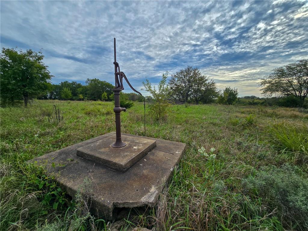 22102 75 Highway Property Photo 16