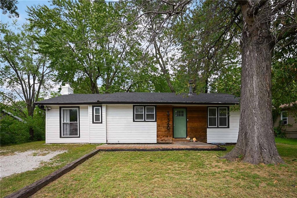 360 S Peculiar Drive Property Photo 1