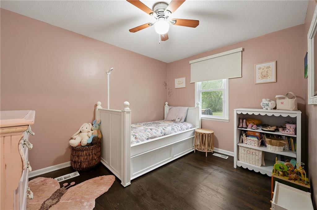 360 S Peculiar Drive Property Photo 16