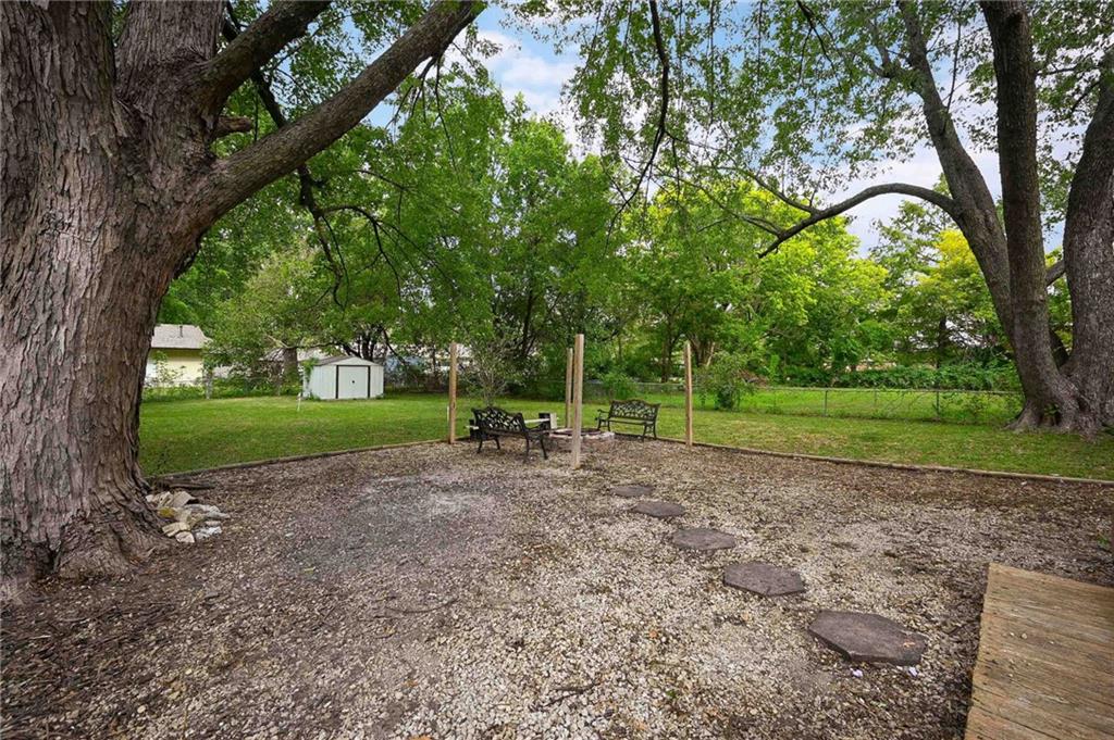 360 S Peculiar Drive Property Photo 18