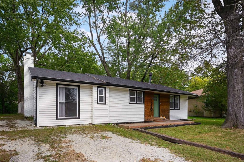 360 S Peculiar Drive Property Photo 20