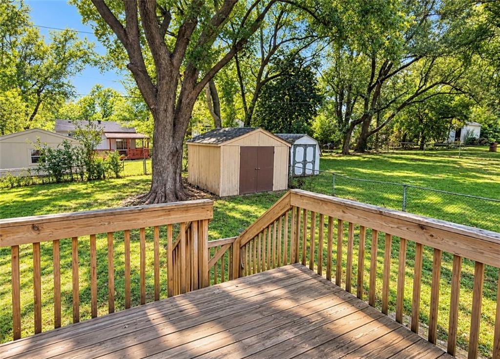 1524 N Seminole Drive Property Photo 6