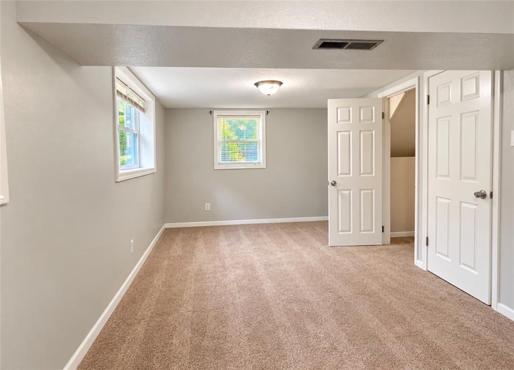 1524 N Seminole Drive Property Photo 11