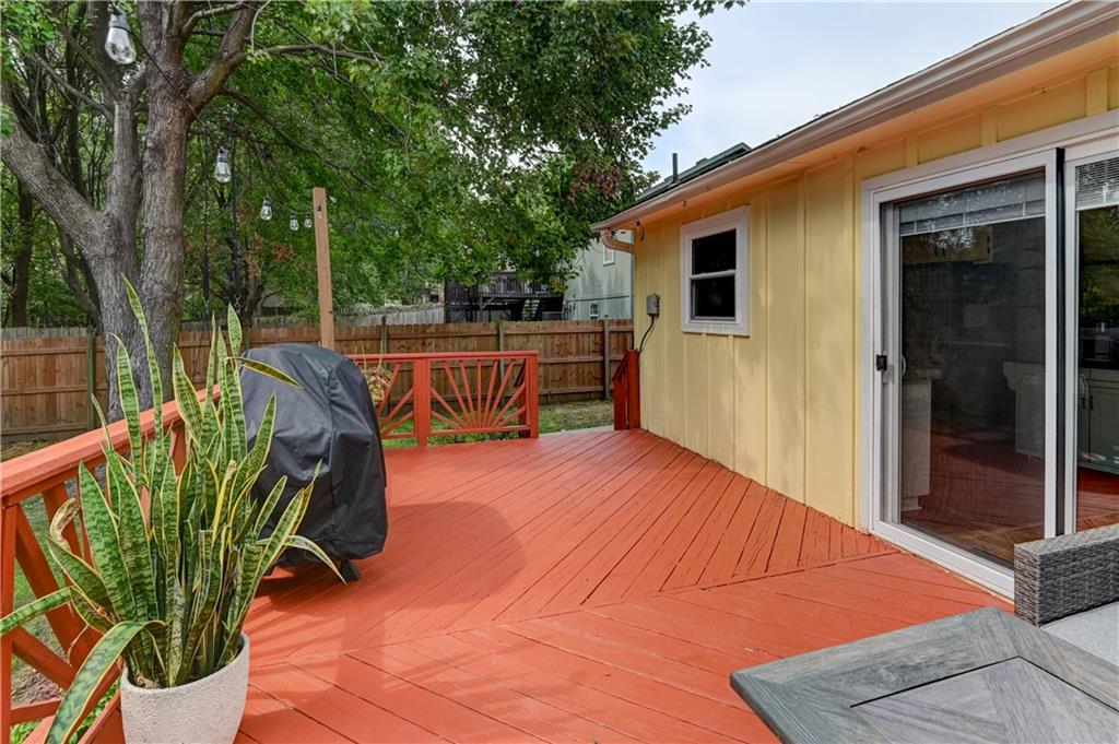 1823 Ne Mckee Lane Property Photo 4