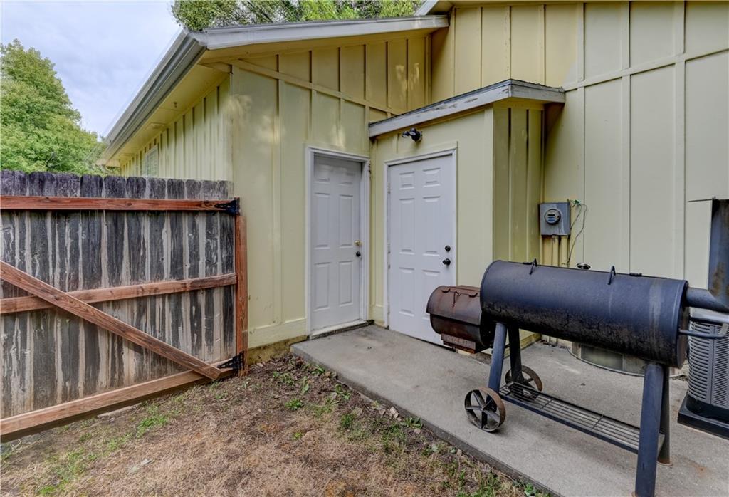 1823 Ne Mckee Lane Property Photo 8