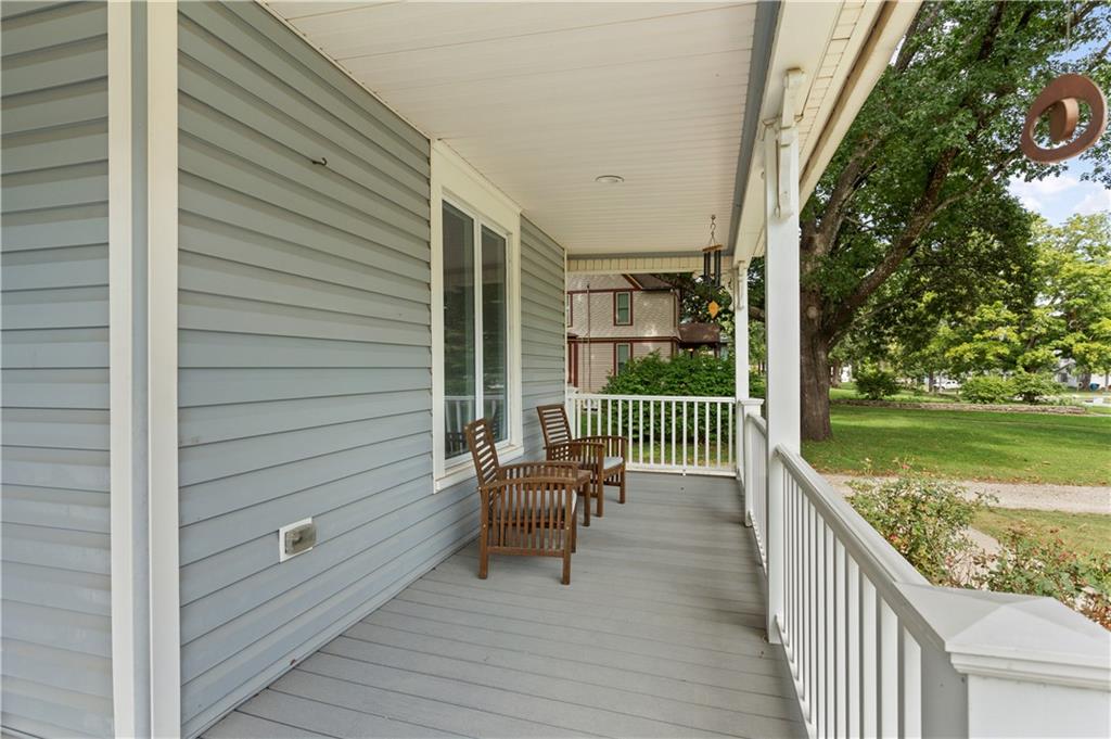 328 S Ash Street Property Photo 2