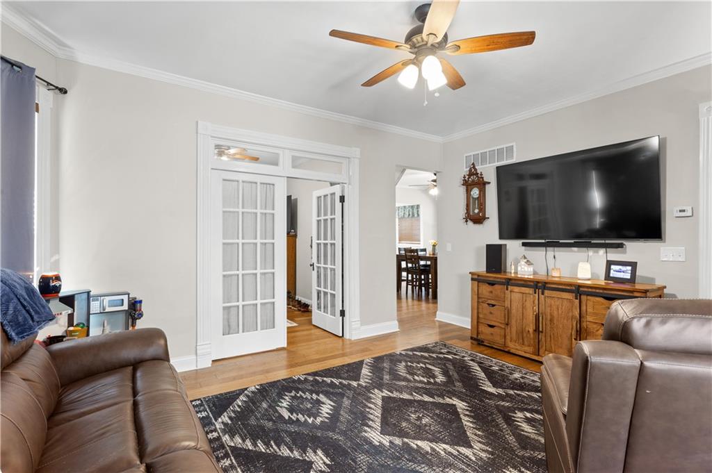 328 S Ash Street Property Photo 6