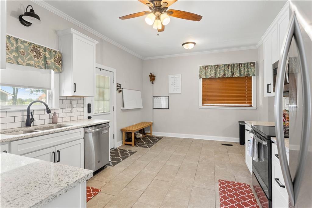 328 S Ash Street Property Photo 10