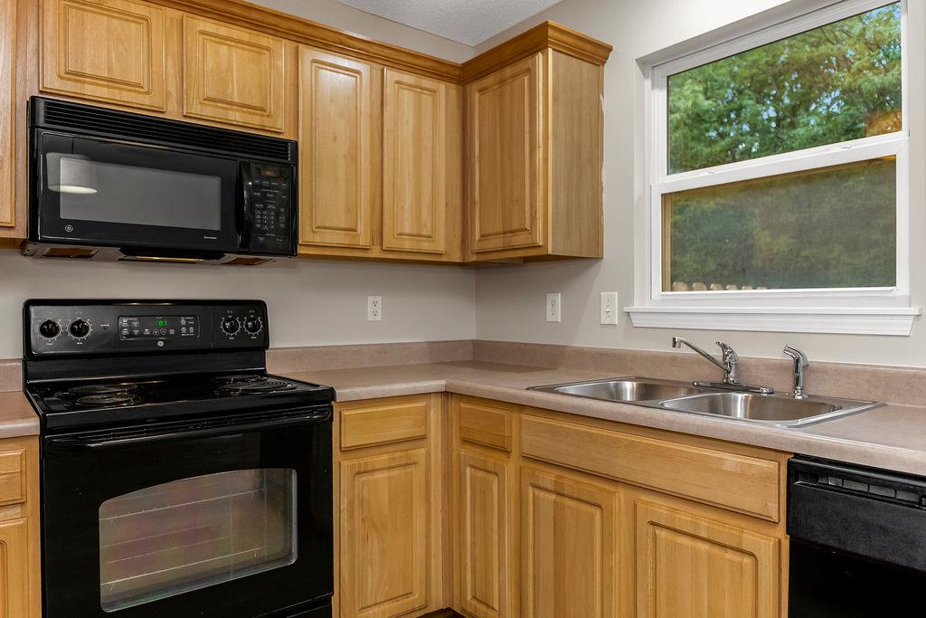 1704 N 128th Street Property Photo 9