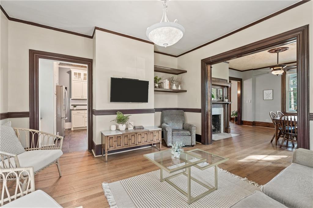 2406 Brooklyn Avenue Property Photo 11