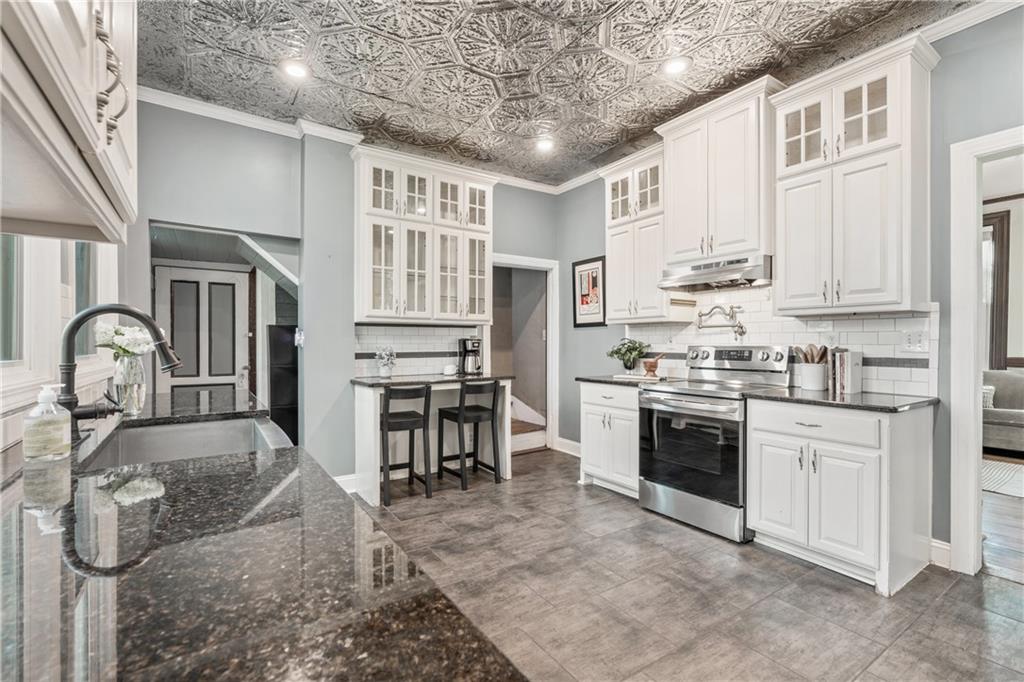2406 Brooklyn Avenue Property Photo 14