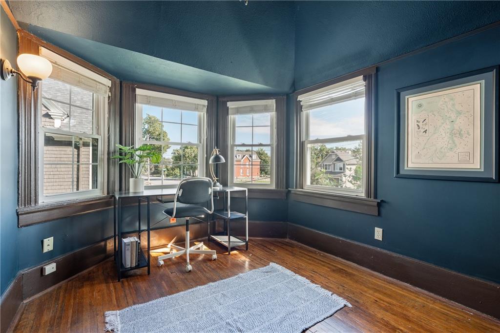 2406 Brooklyn Avenue Property Photo 18