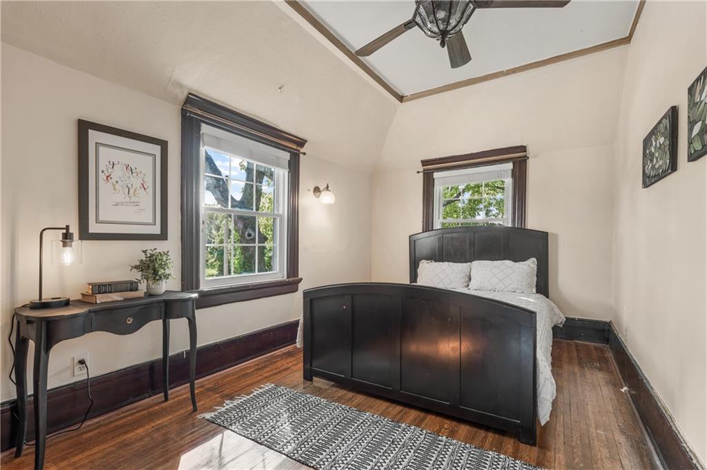 2406 Brooklyn Avenue Property Photo 19
