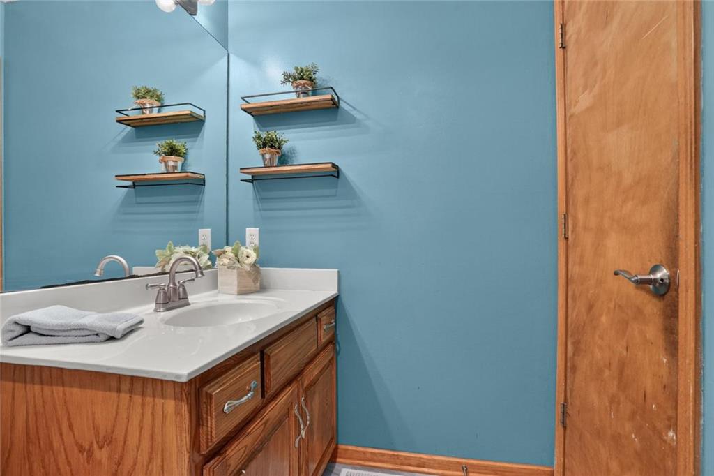 11023 N Baltimore Avenue Property Photo 16
