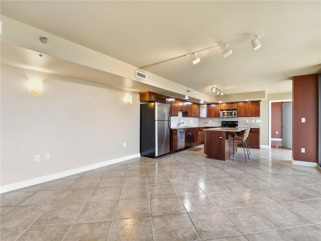 600 E Admiral Boulevard Property Photo 6