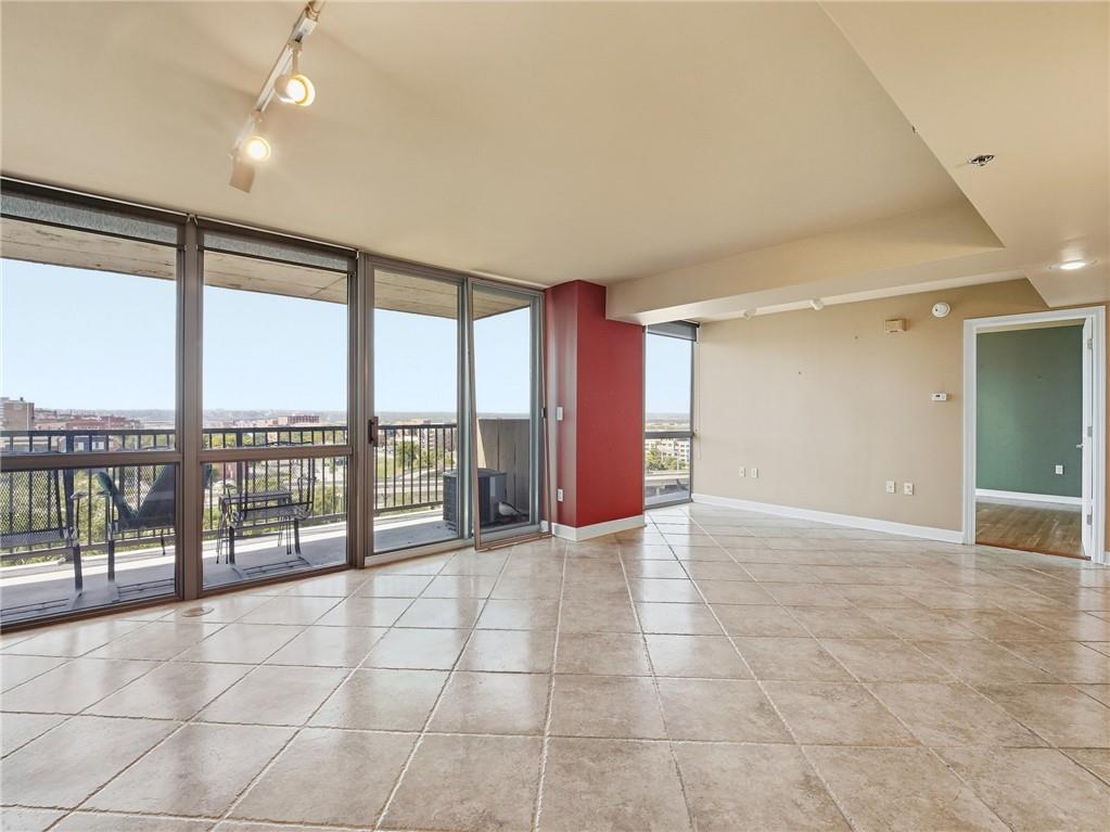 600 E Admiral Boulevard Property Photo 7