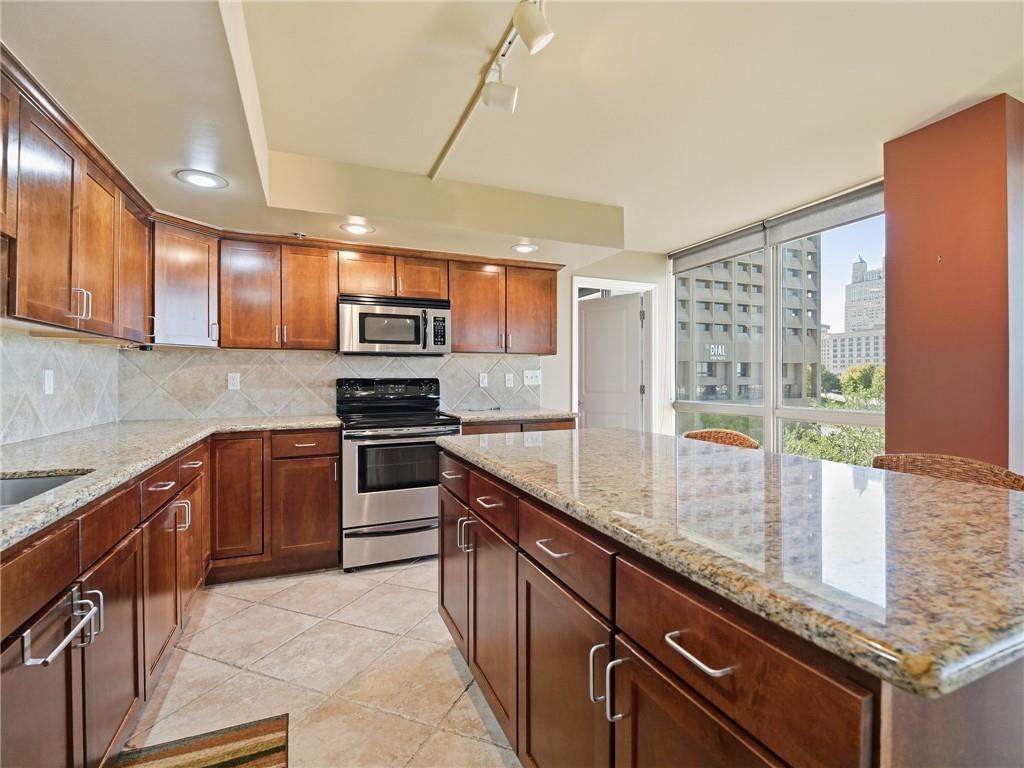 600 E Admiral Boulevard Property Photo 10
