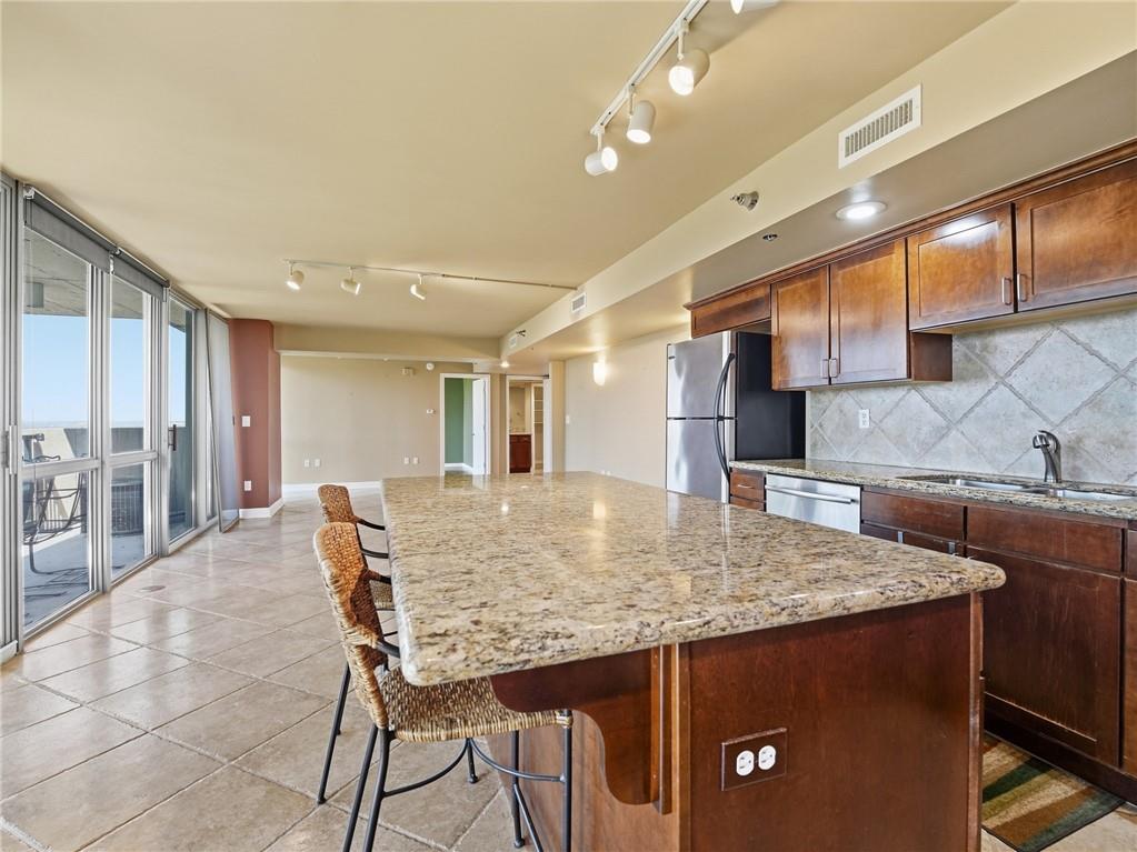 600 E Admiral Boulevard Property Photo 11