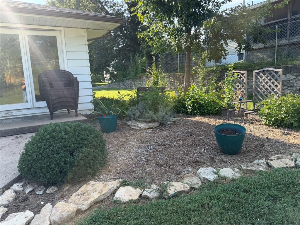 117 Waller Street Property Photo 45