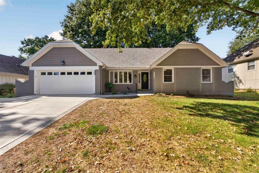 406 Se Richardson Place Property Photo 1