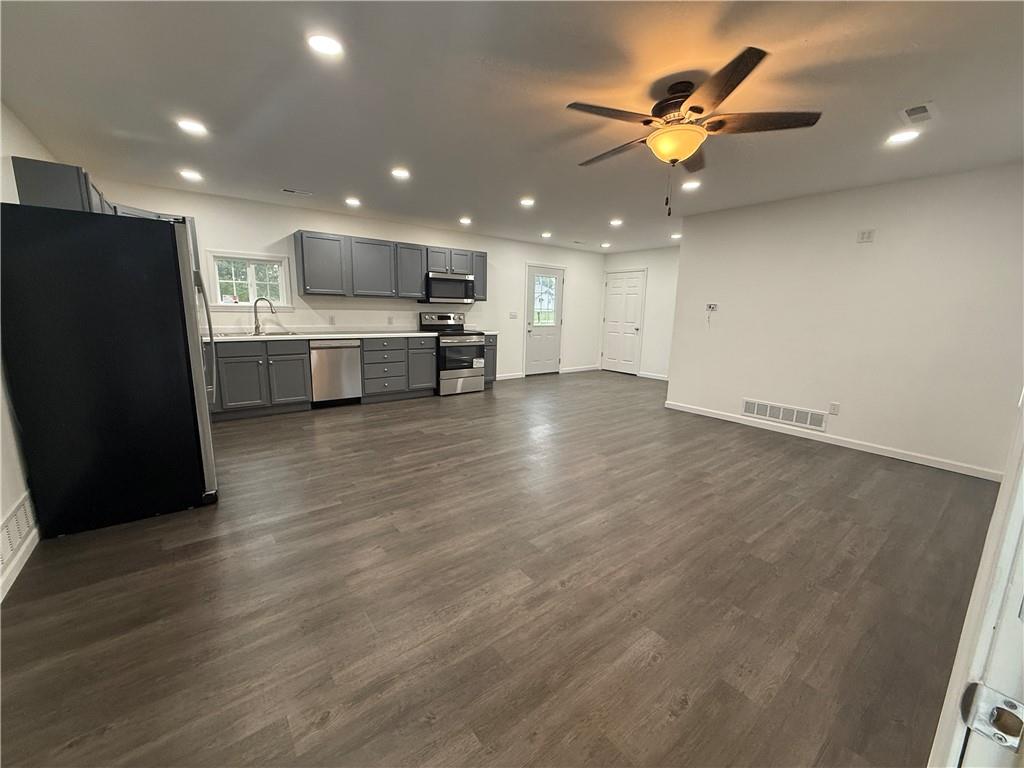 401 Walnut Street Property Photo 2