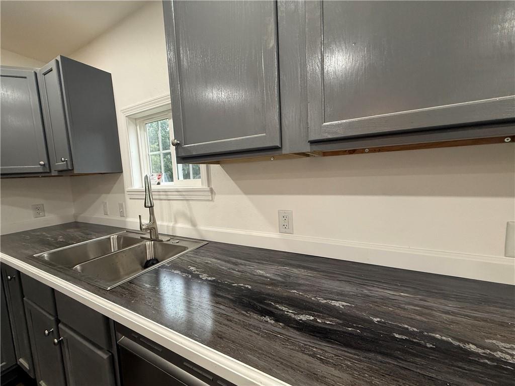 401 Walnut Street Property Photo 6