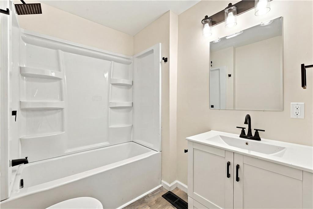 530 Park Avenue Property Photo 19