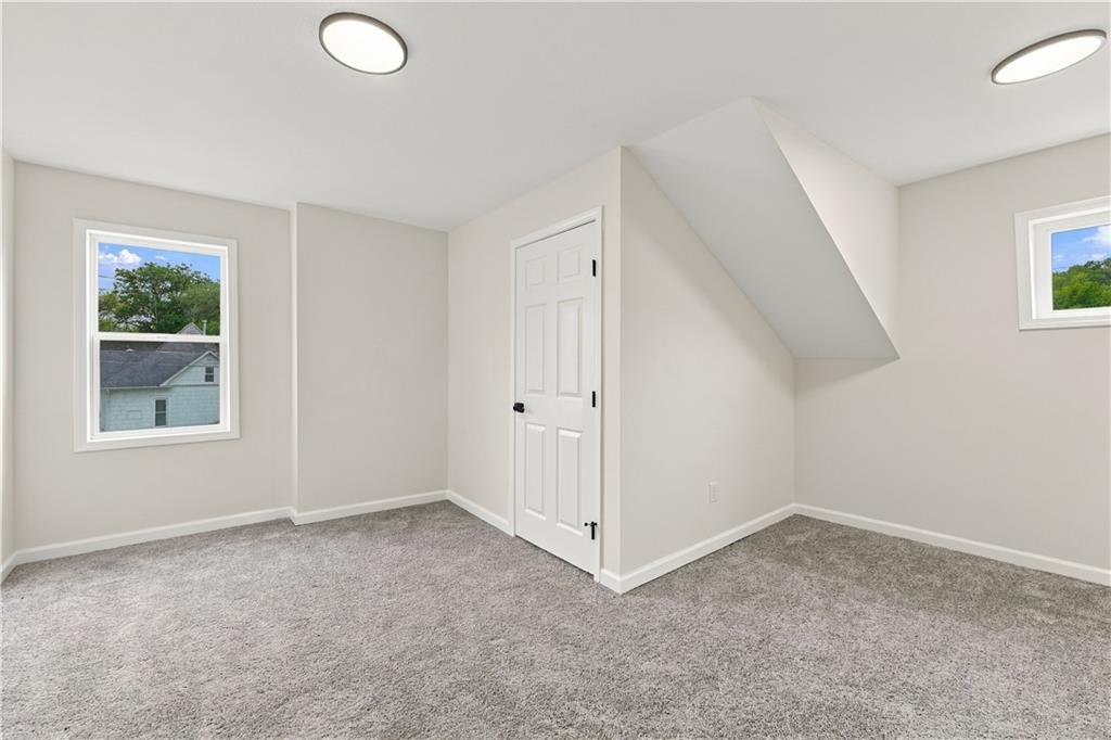 530 Park Avenue Property Photo 24