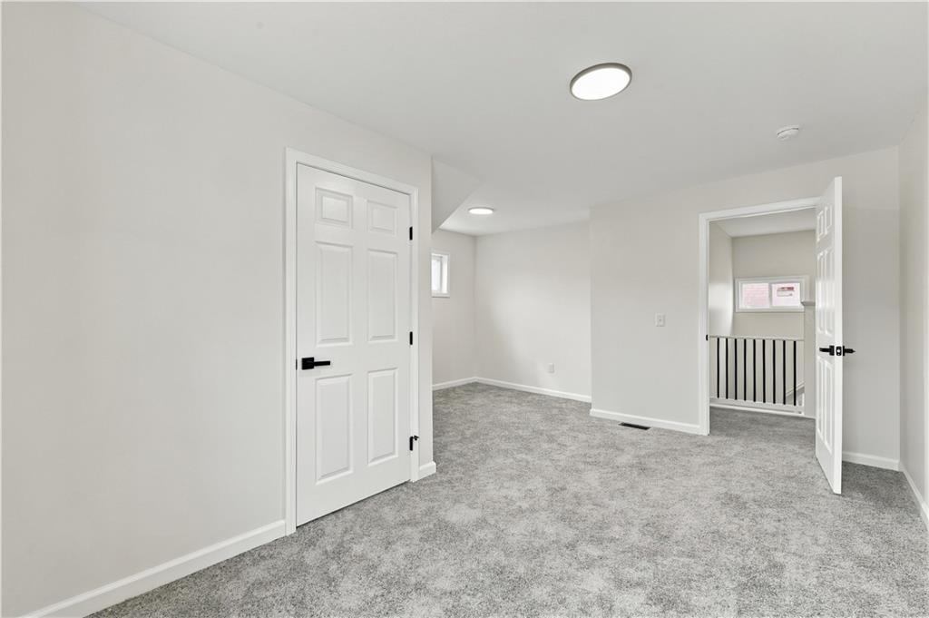 530 Park Avenue Property Photo 25