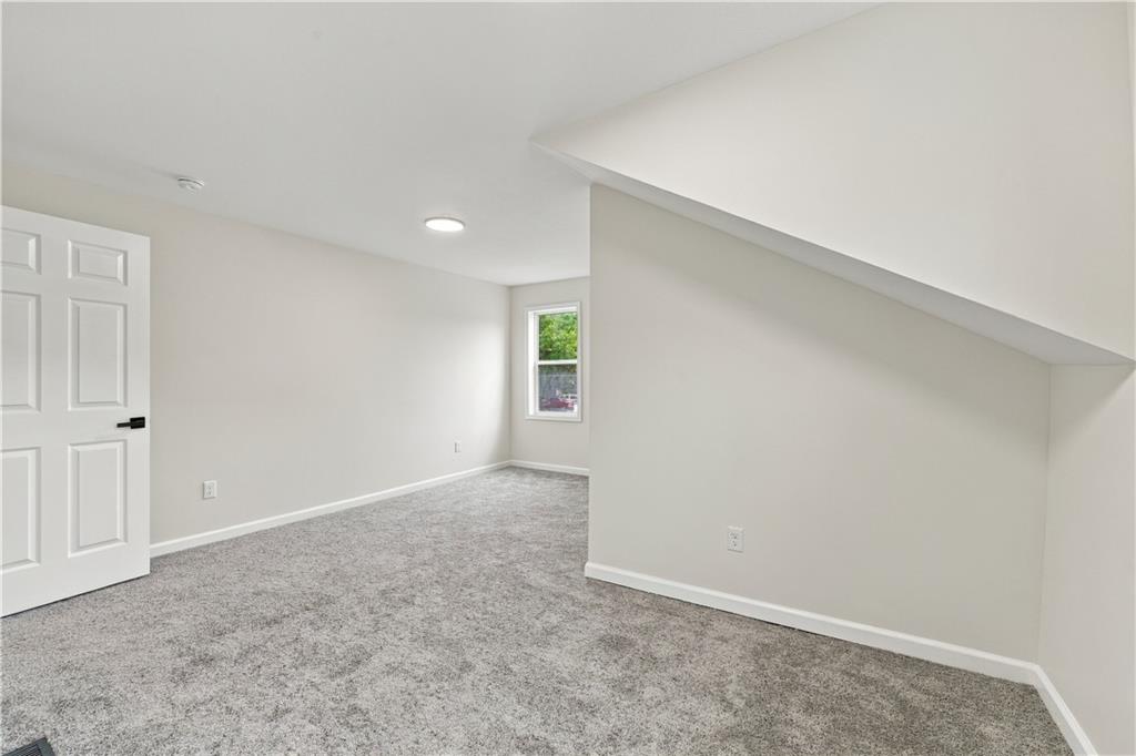 530 Park Avenue Property Photo 26