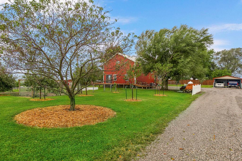 22151 Hand Road Property Photo 3