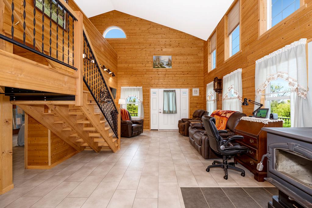 22151 Hand Road Property Photo 5