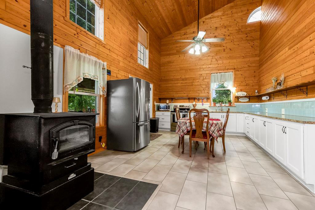 22151 Hand Road Property Photo 8