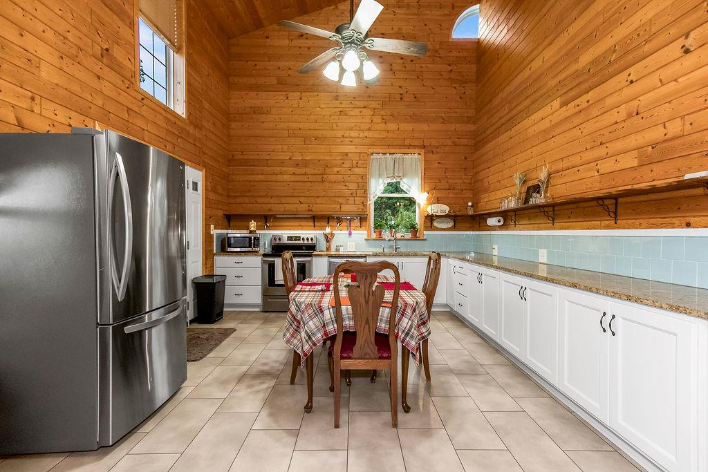 22151 Hand Road Property Photo 9