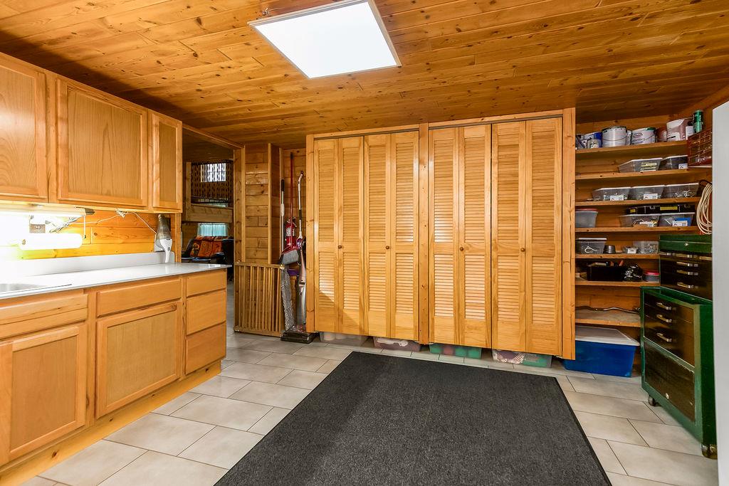 22151 Hand Road Property Photo 11