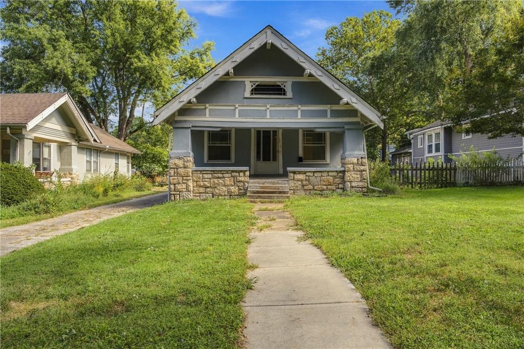 5817 Oak Street Property Photo 1