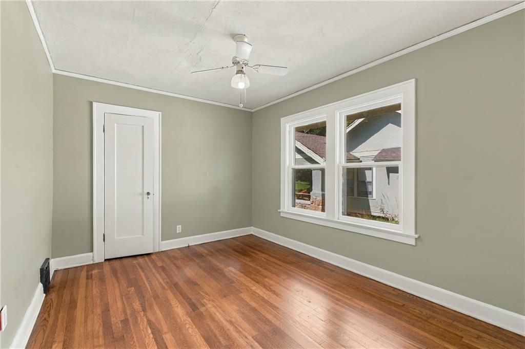 5817 Oak Street Property Photo 12