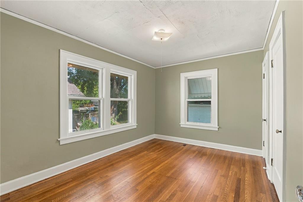 5817 Oak Street Property Photo 14