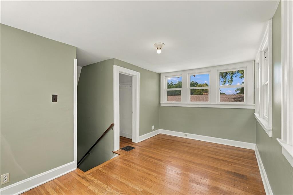 5817 Oak Street Property Photo 16