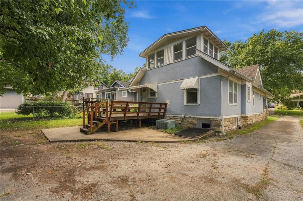 5817 Oak Street Property Photo 22