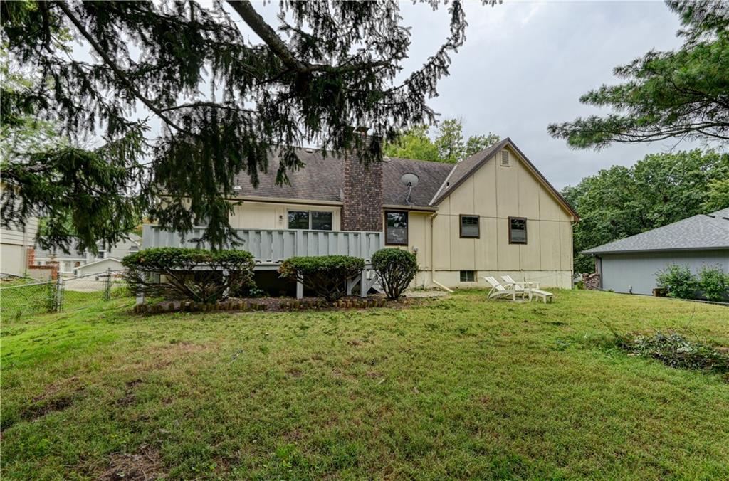 7608 Nw 69th Street Property Photo 4