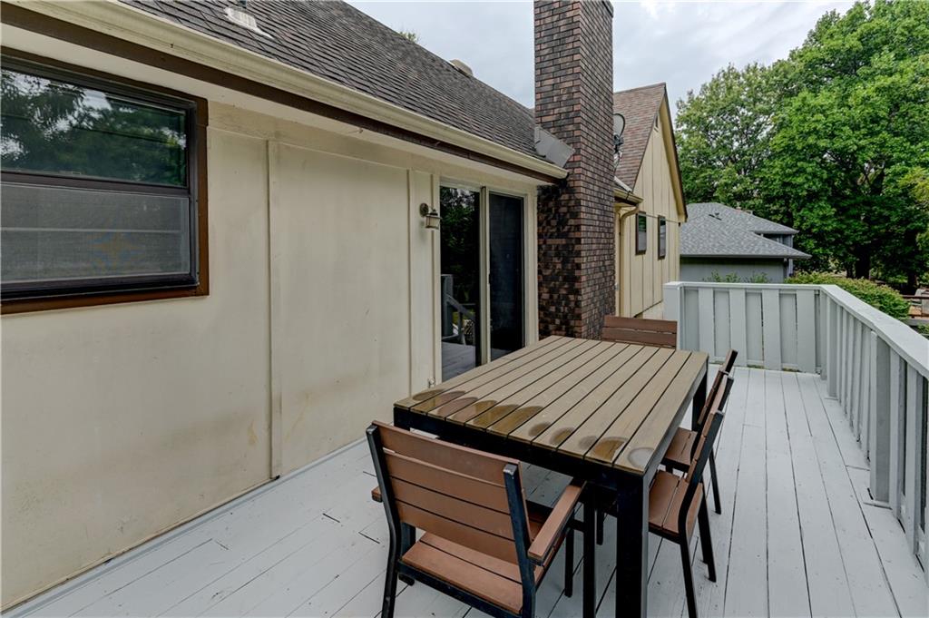 7608 Nw 69th Street Property Photo 7