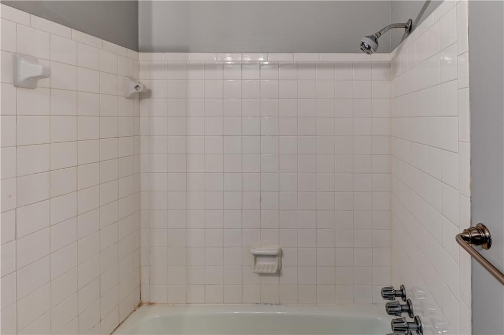 7608 Nw 69th Street Property Photo 26
