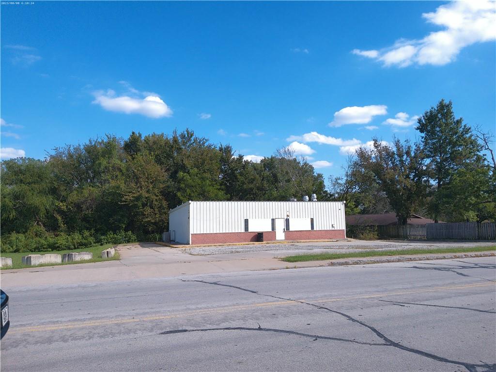 119 N Hospital Drive Property Photo 2