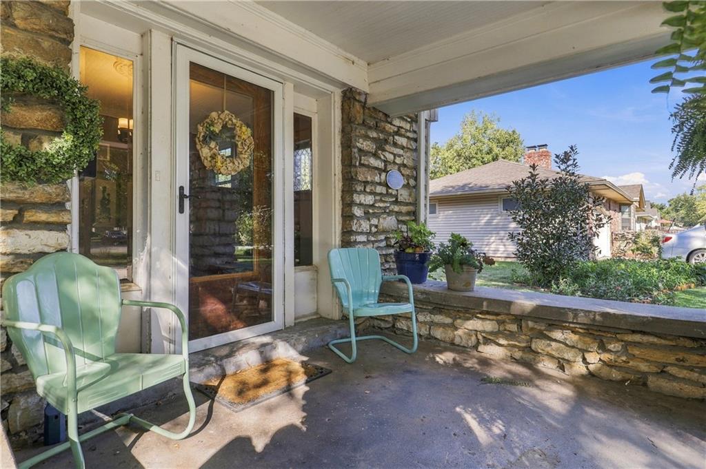 5532 Knox Avenue Property Photo 2