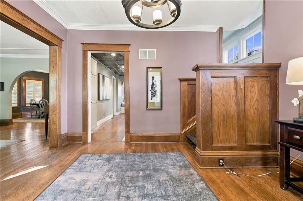 5532 Knox Avenue Property Photo 3