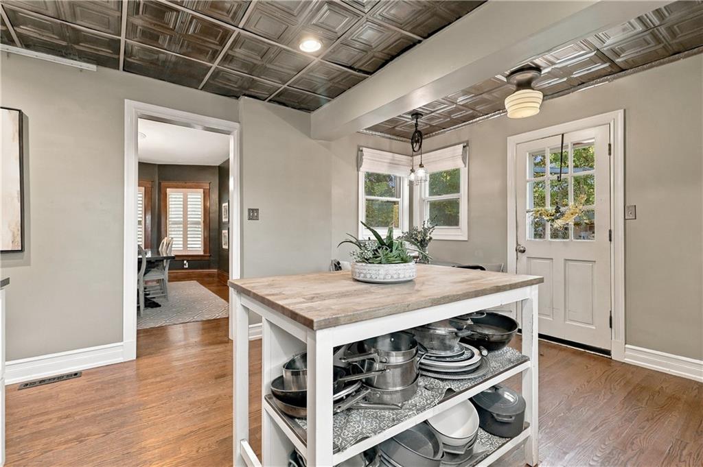 5532 Knox Avenue Property Photo 15