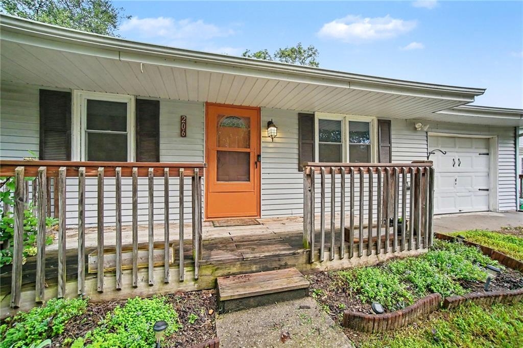 206 Vine Street Property Photo 7