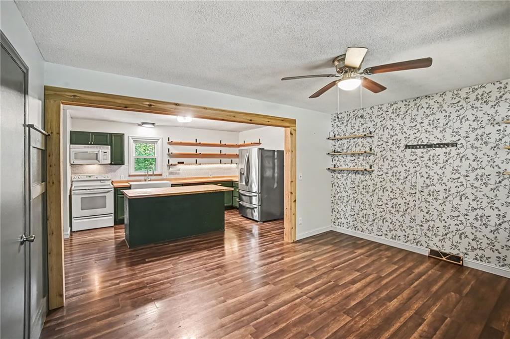 206 Vine Street Property Photo 9